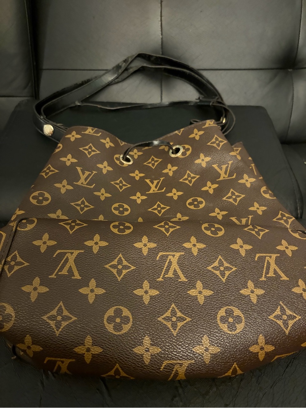 Louis Vuitton Monogram Canvas Bucket Shoulder Bag in Brown